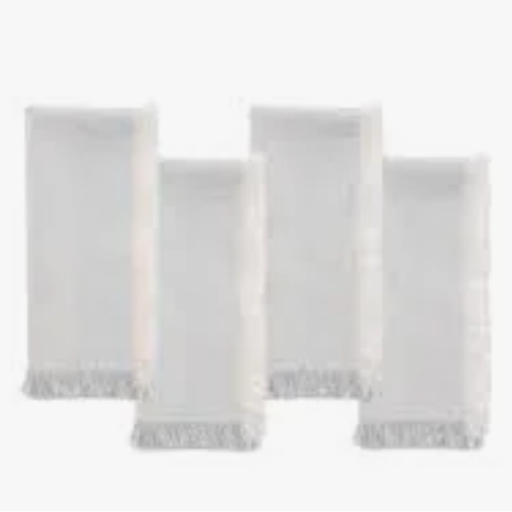 NWT!! SET OF 8 CHAMBLEY NAPKINS IN SILVER